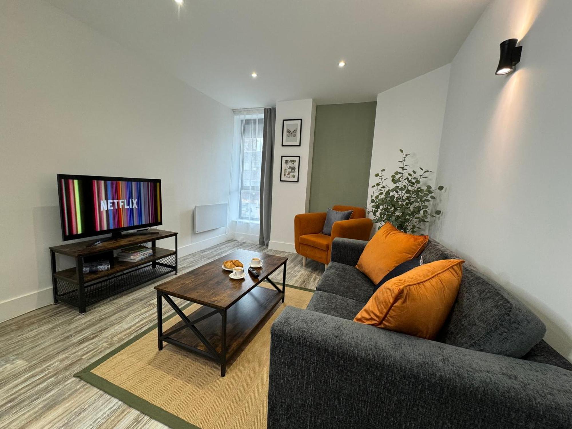 Modern One-Bedroom Apartment Swindon Exterior photo