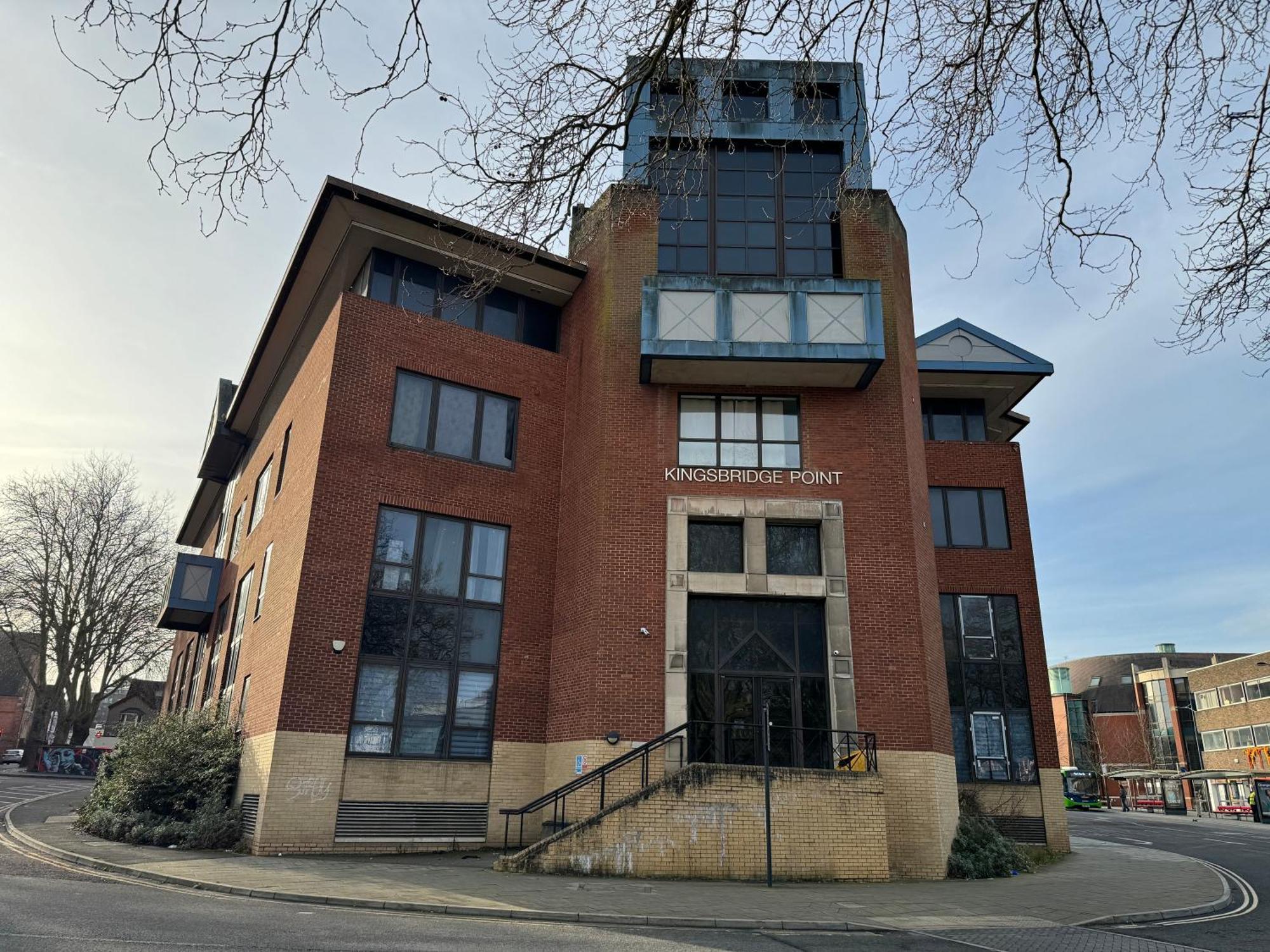 Modern One-Bedroom Apartment Swindon Exterior photo